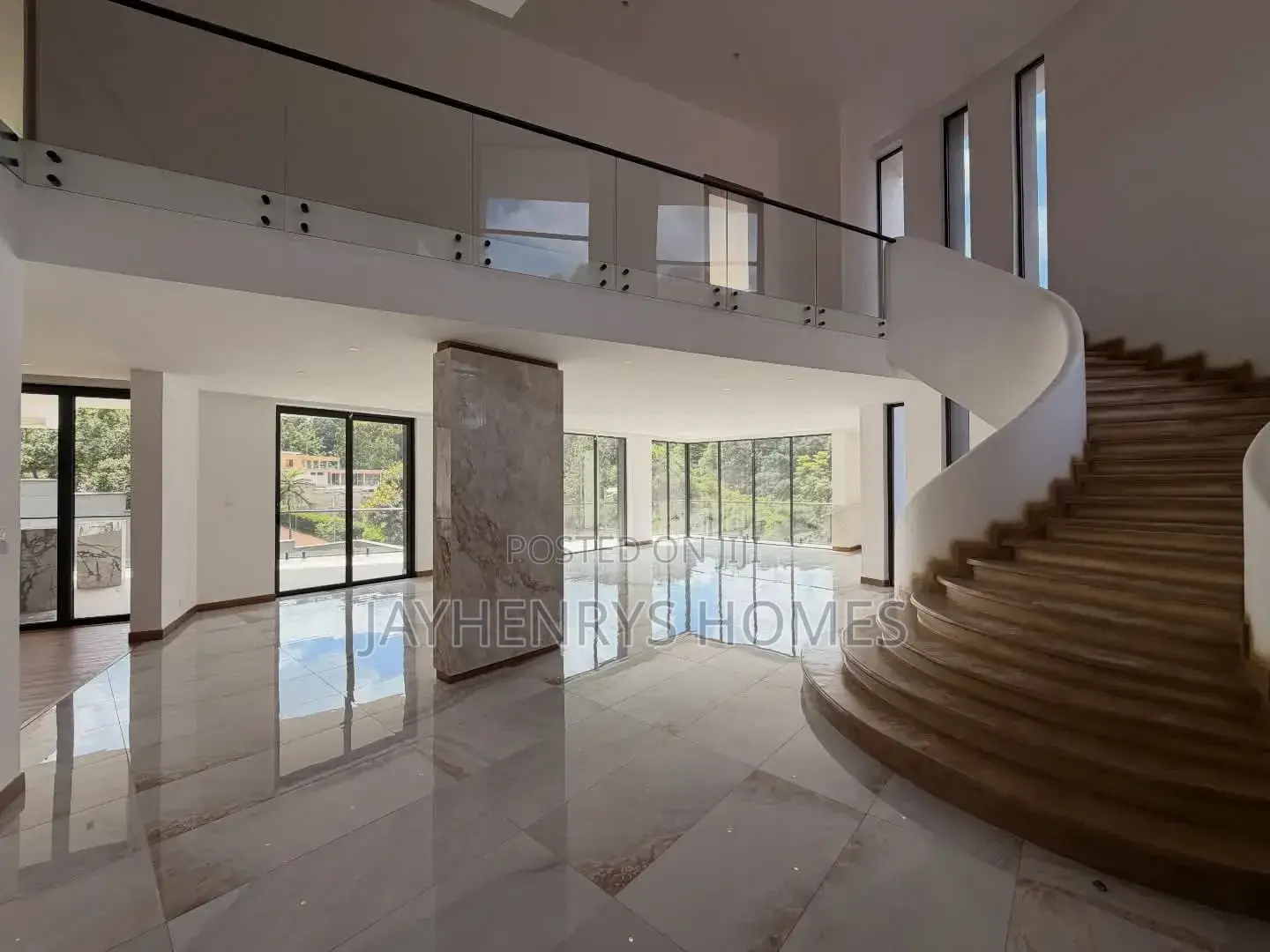 5bdrm Villa in Nyari for sale