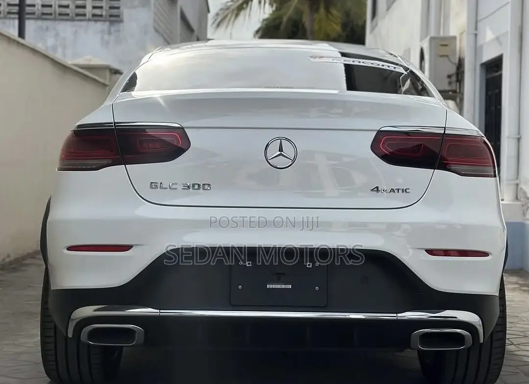 Mercedes-Benz C300 2019 Pearl