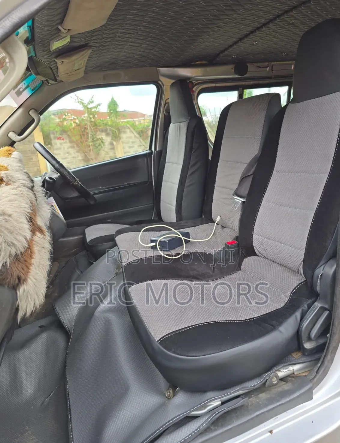 Toyota HiAce 2012 Silver
