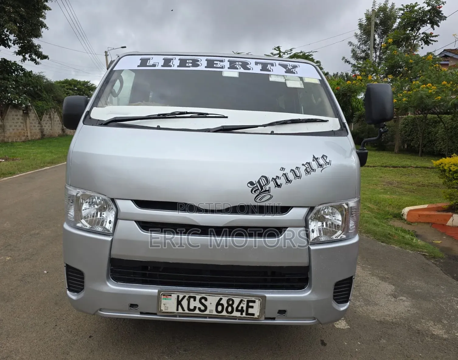Toyota HiAce 2012 Silver