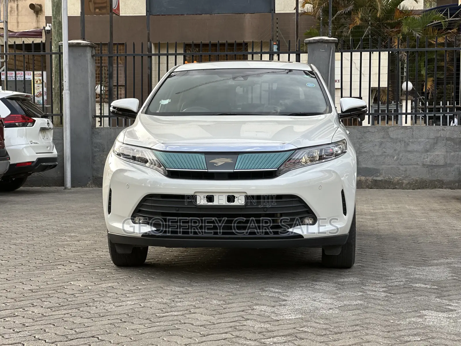 Toyota Harrier 2.0 2019 White