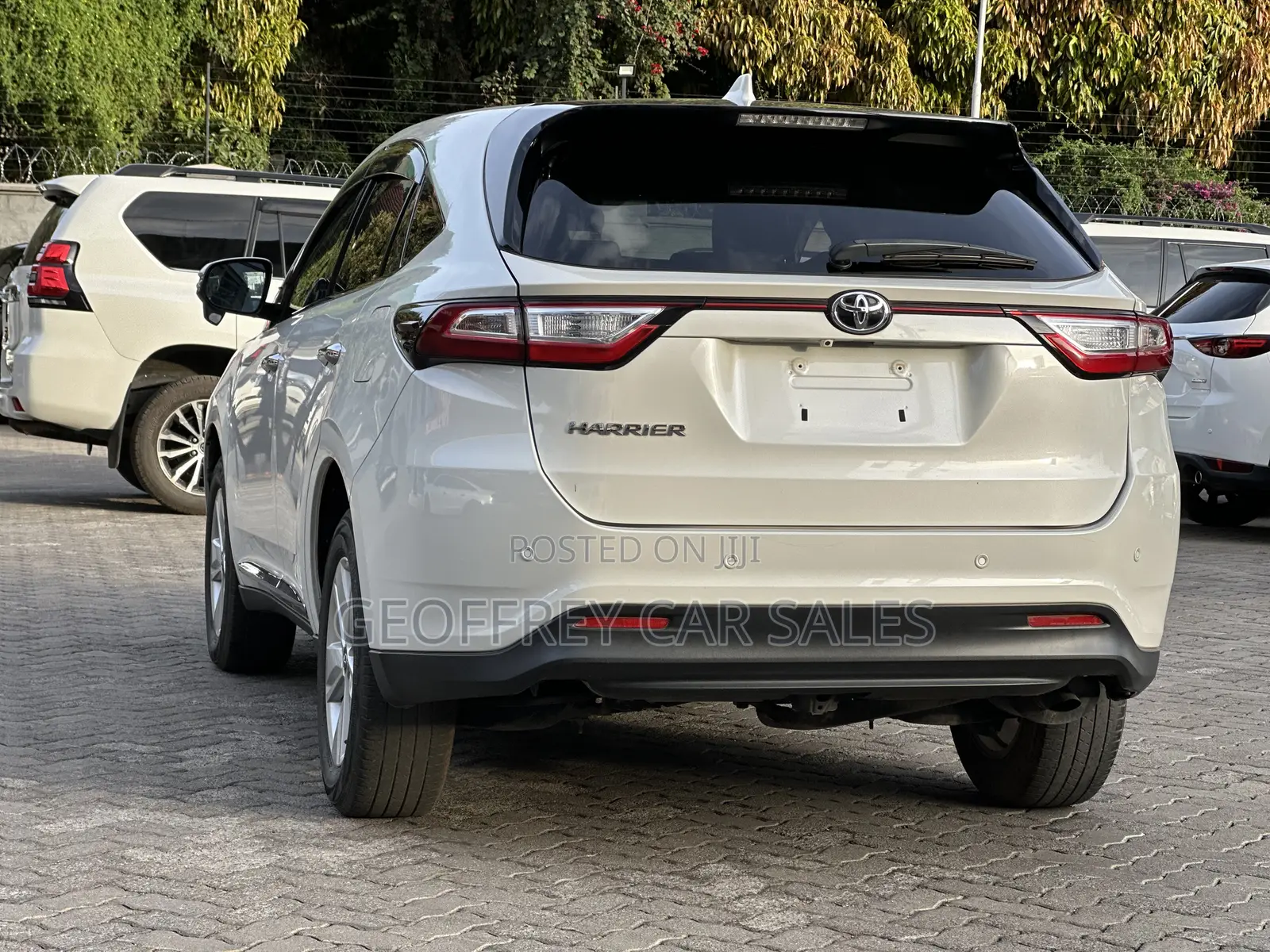 Toyota Harrier 2.0 2019 White