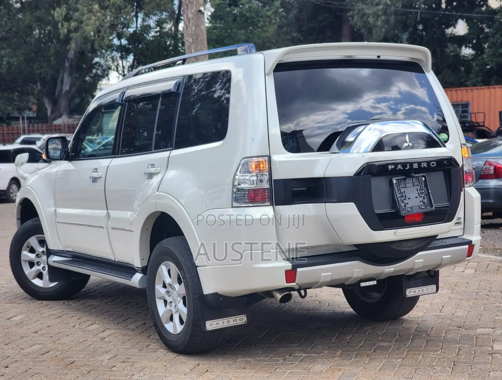 Mitsubishi Pajero V80 3.2 DI-D 2019 White