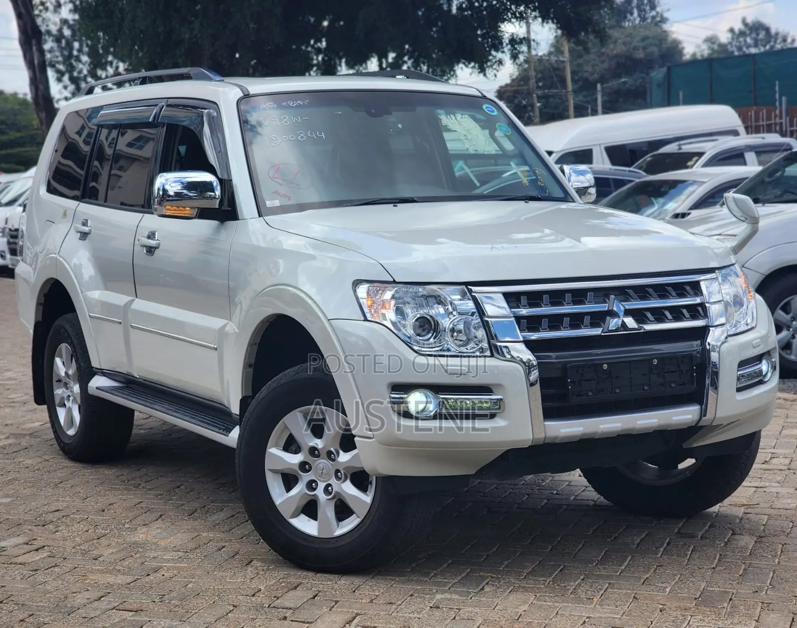 Mitsubishi Pajero V80 3.2 DI-D 2019 White