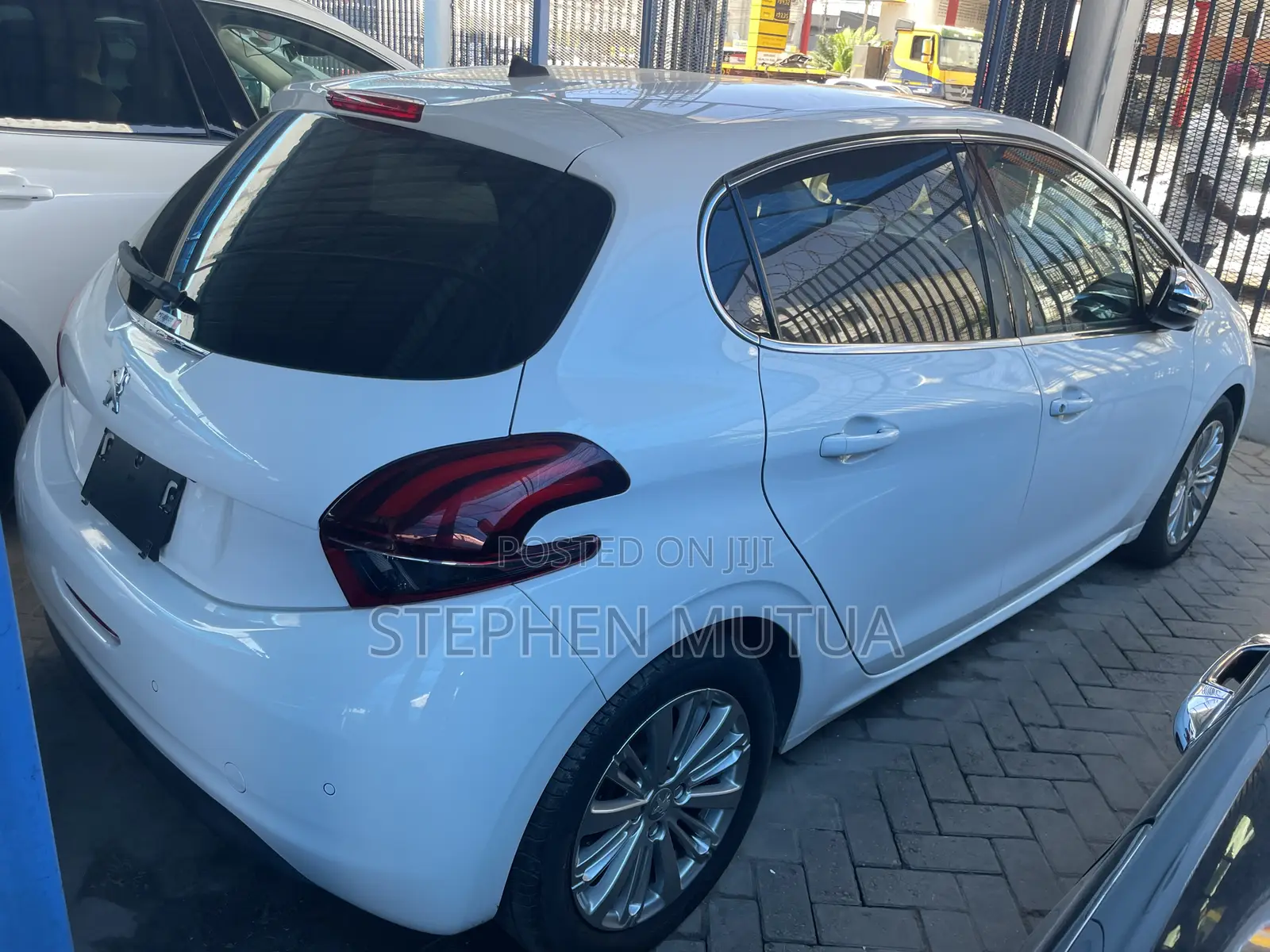 Peugeot 208 2019 White