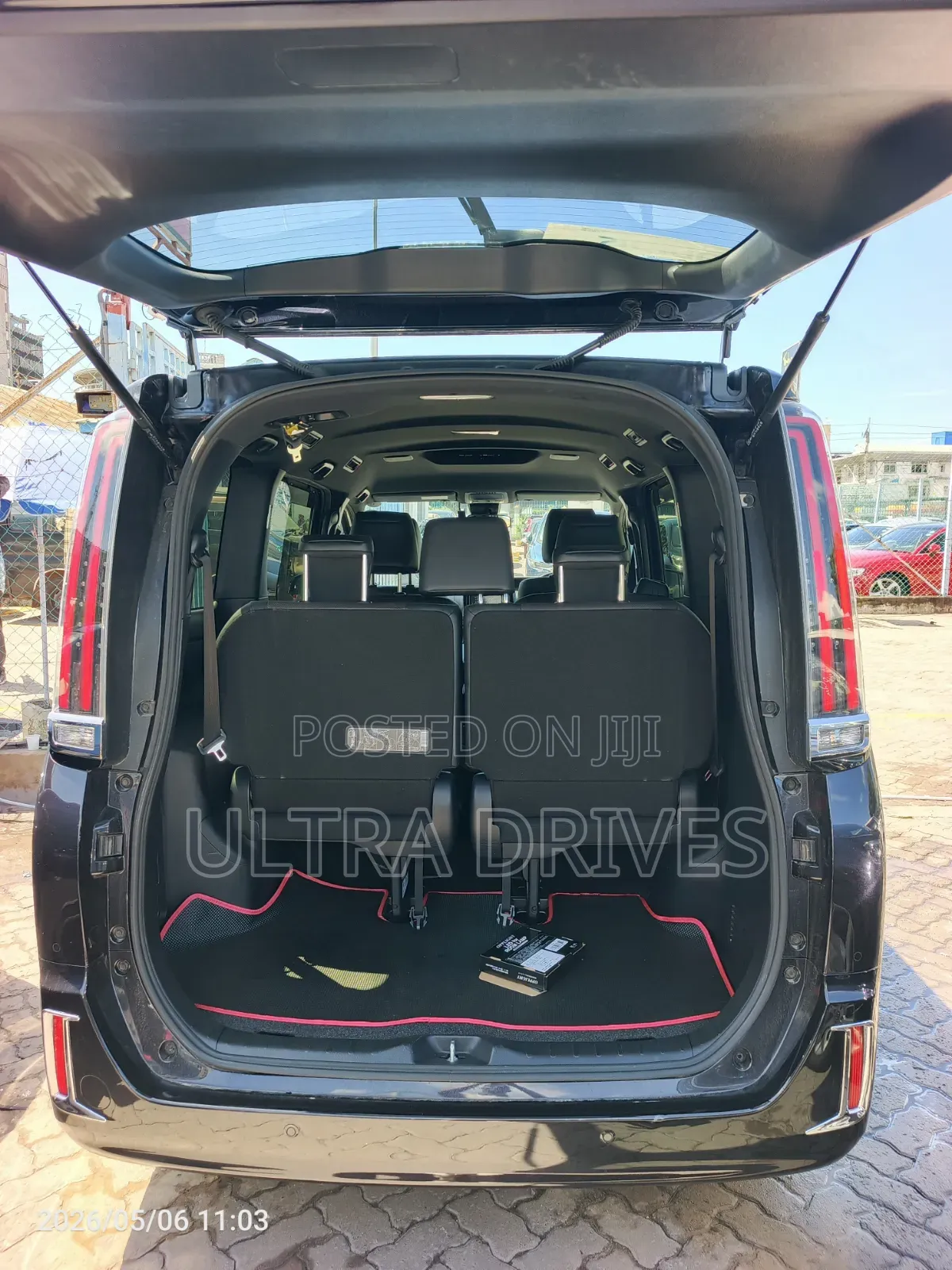 Toyota Esquire 2019 Blue