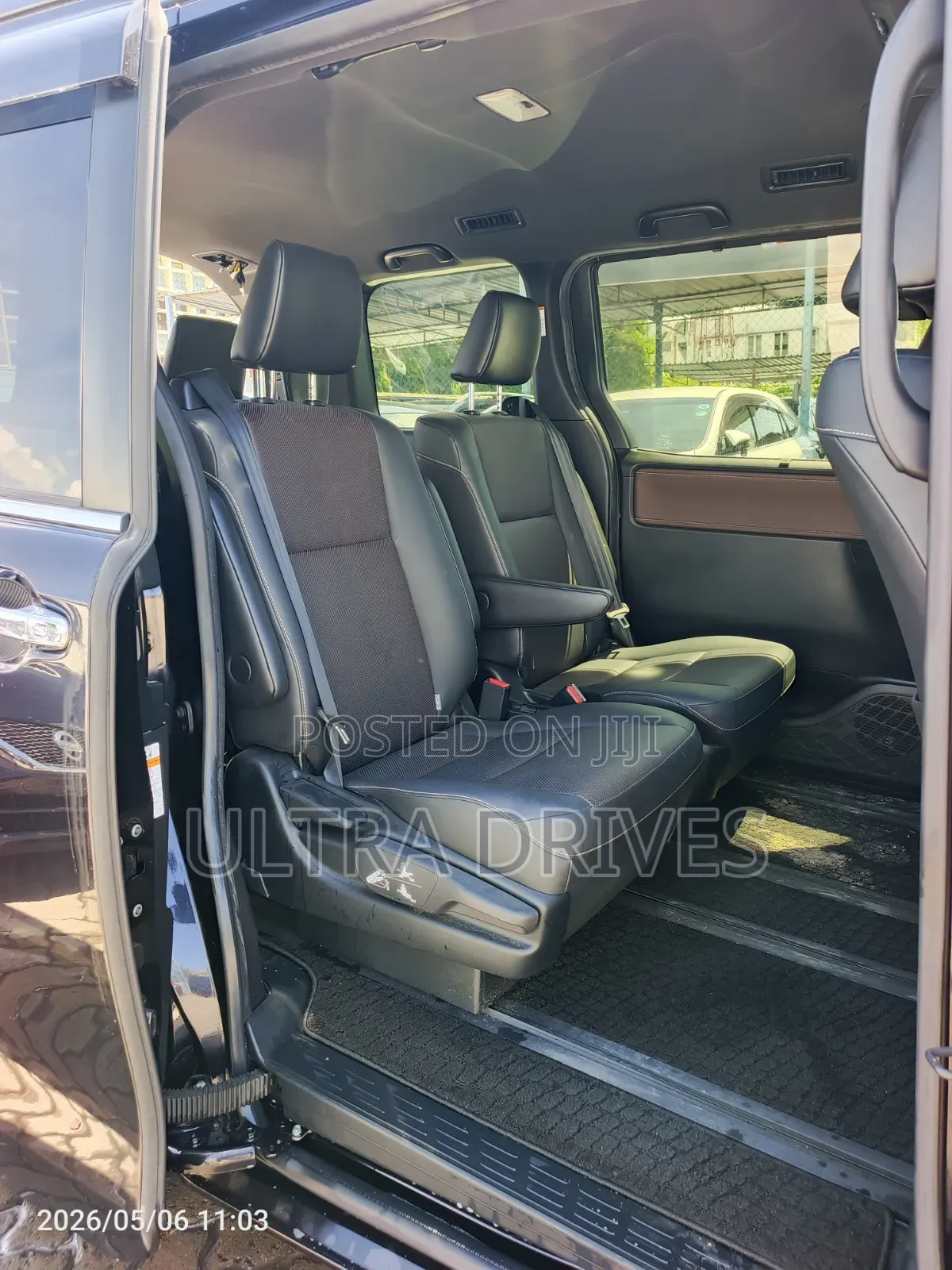 Toyota Esquire 2019 Blue