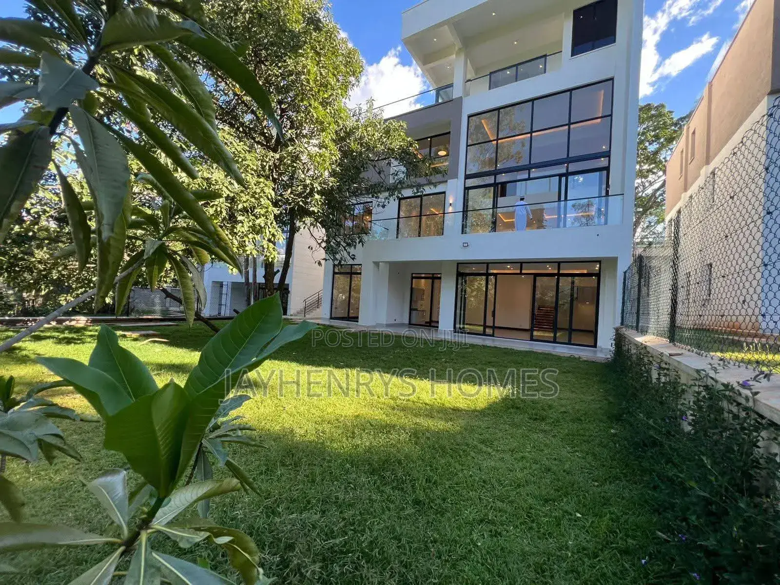 5bdrm House in Spring Valley for sale