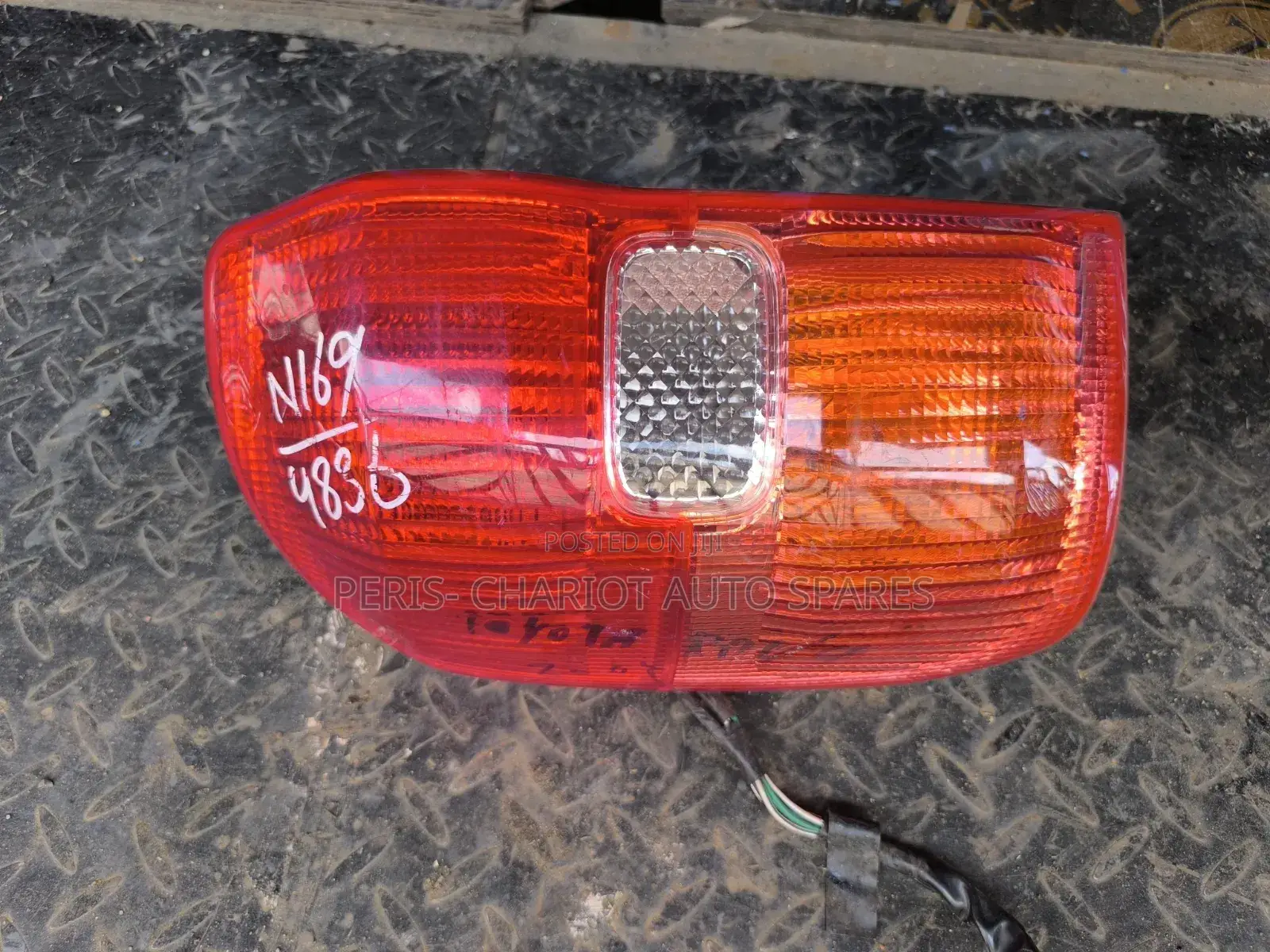 Toyota Rav 4 2001-2002 Taillight