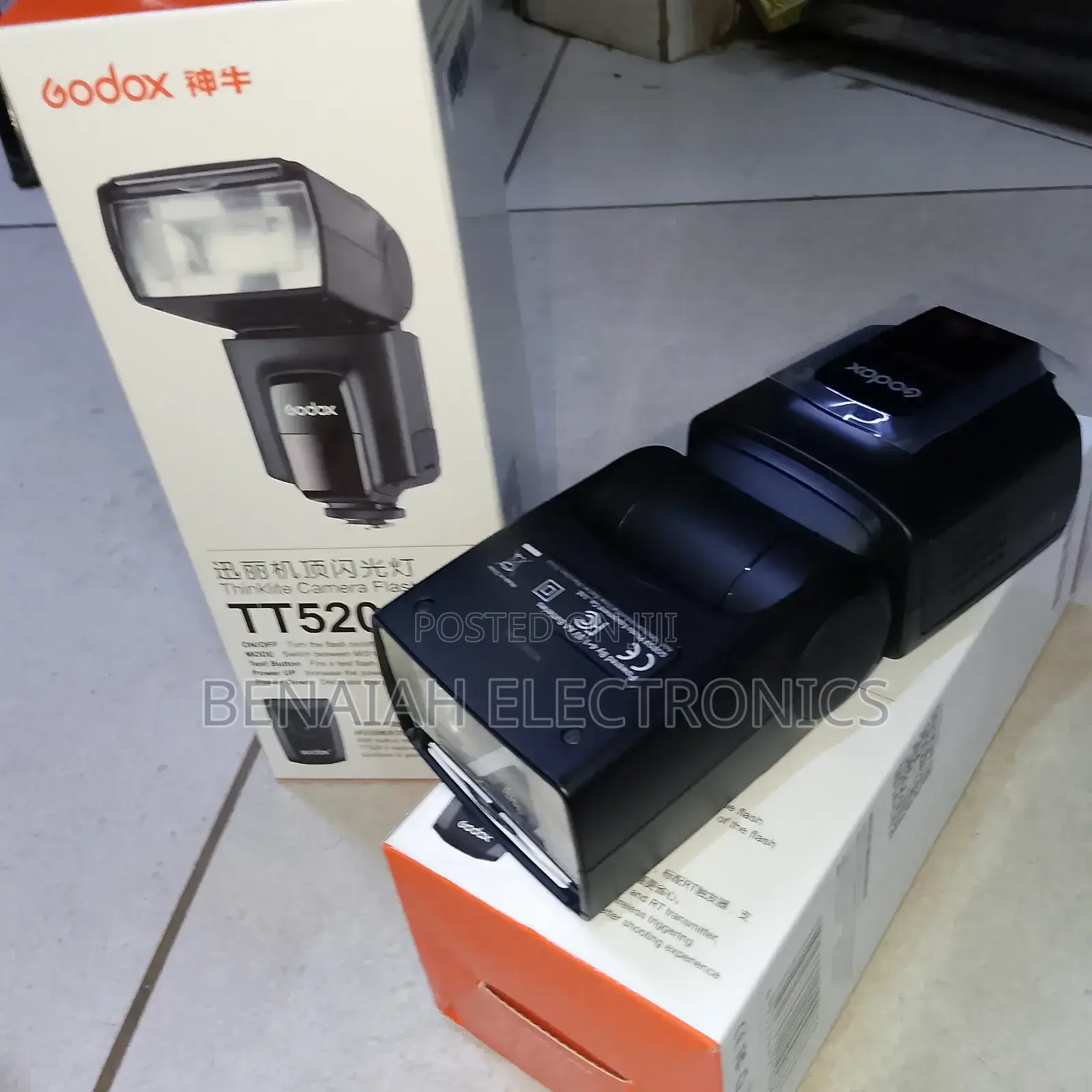 Tt520 Flash Light With DSLR With Standard Hot Shoe Rt Transmitter
