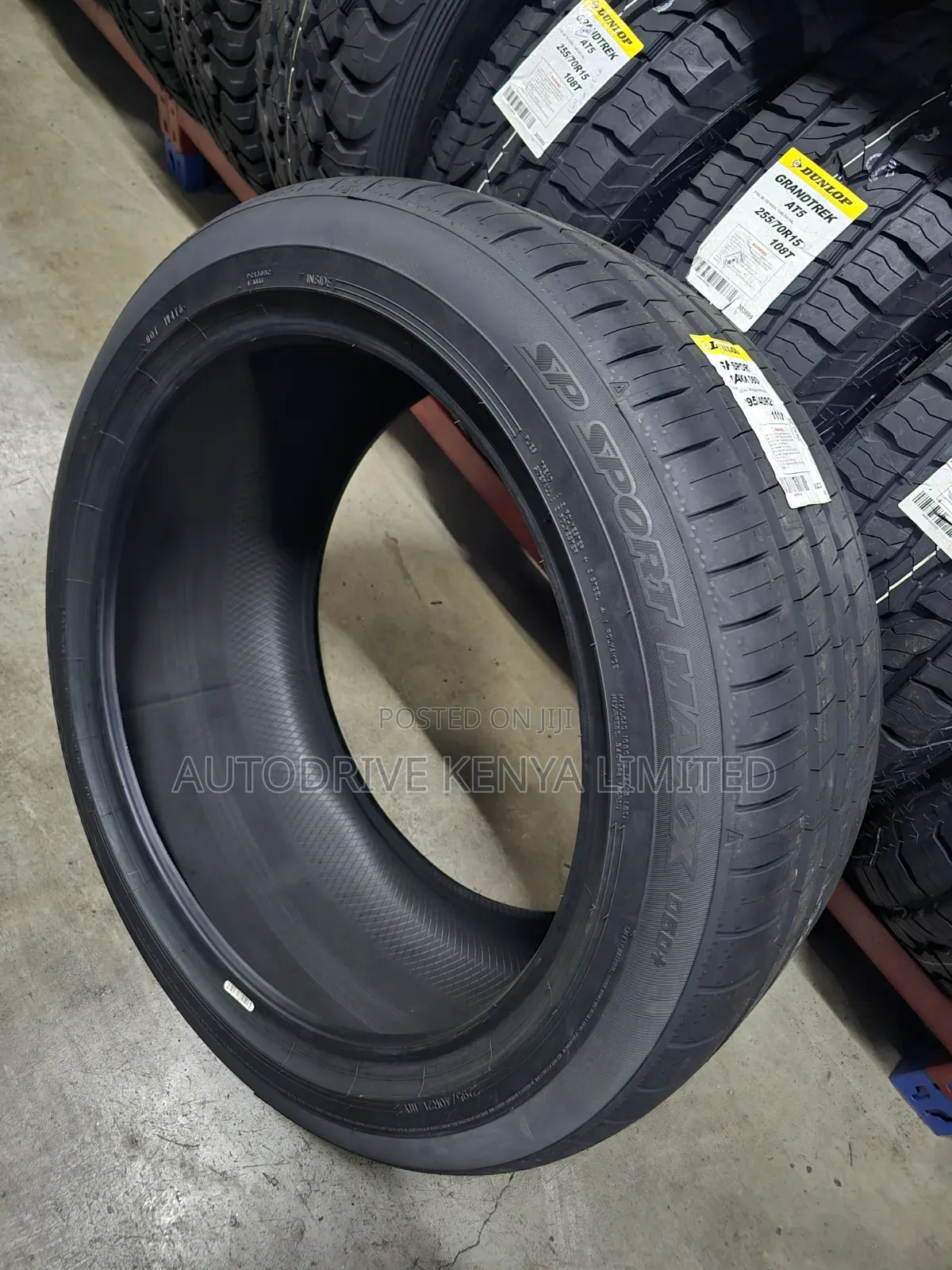 295/40r21 Dunlop Tire