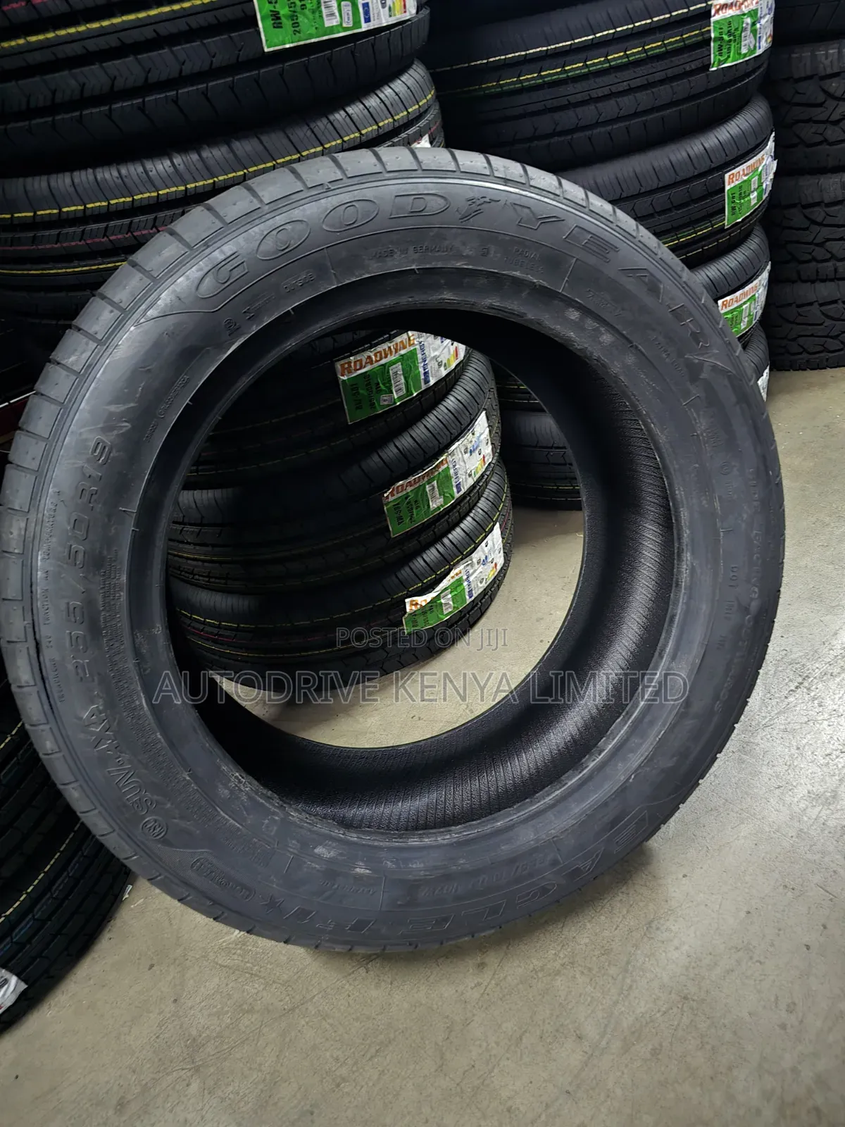 255/50r19 Goodyear Runflat Tire