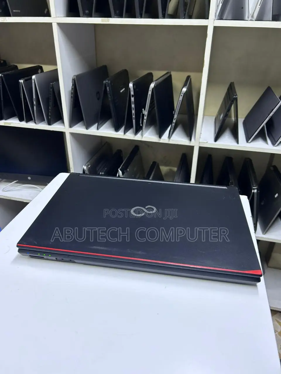 Laptop Fujitsu Lifebook A557 4GB Intel Core i5 HDD 500GB