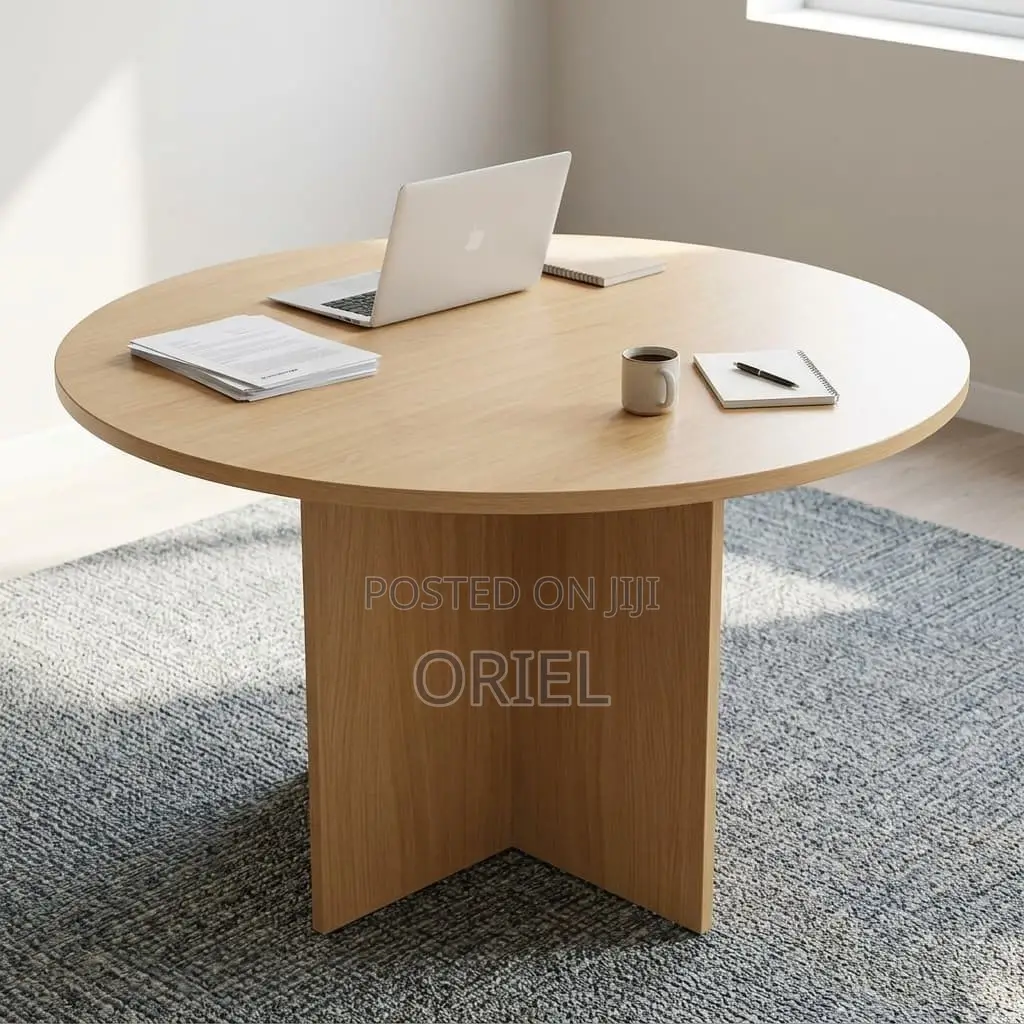 Office Boardroom Table : 4-Seater Circular Conference Table
