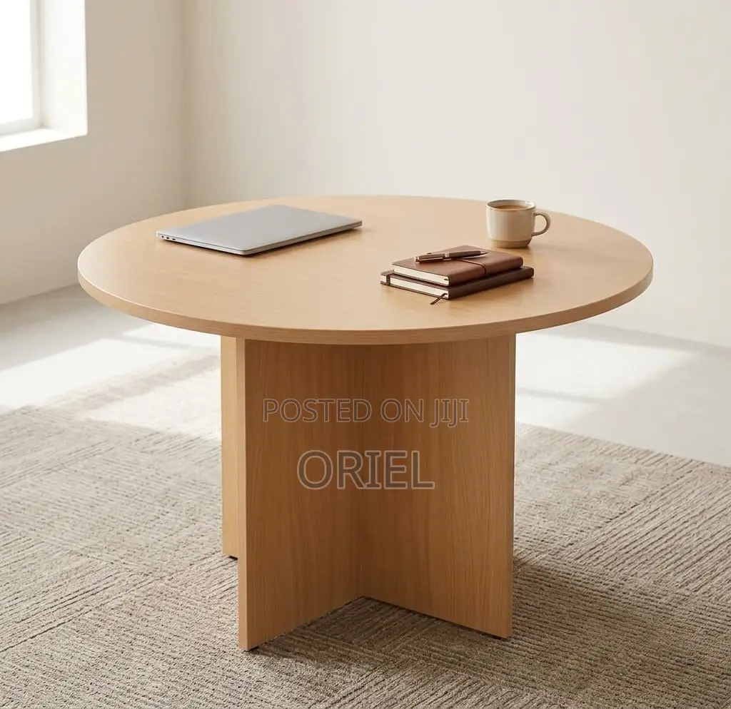 Office Boardroom Table : 4-Seater Circular Conference Table