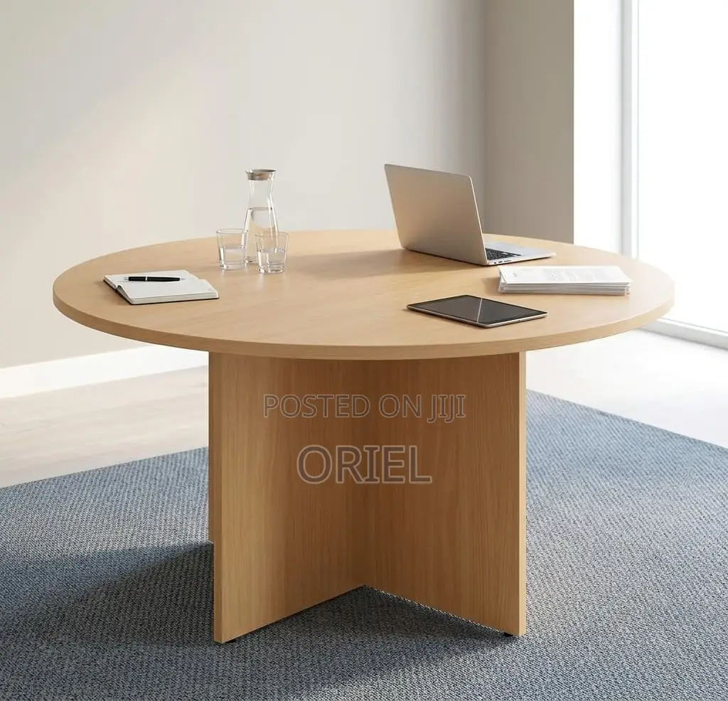 Office Boardroom Table : 4-Seater Circular Conference Table