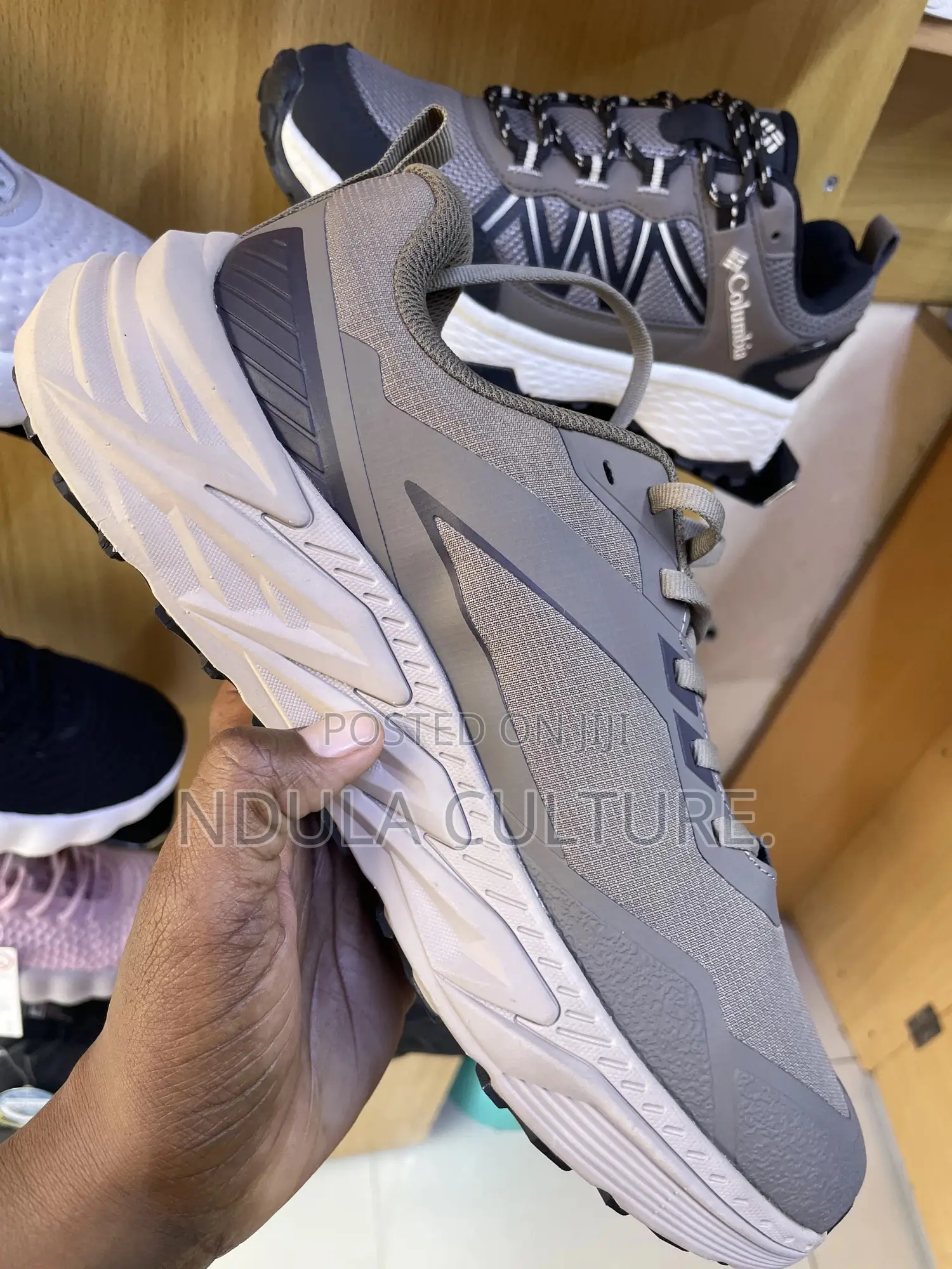 Columbia Ridgeflow Performance Trail Sneakers