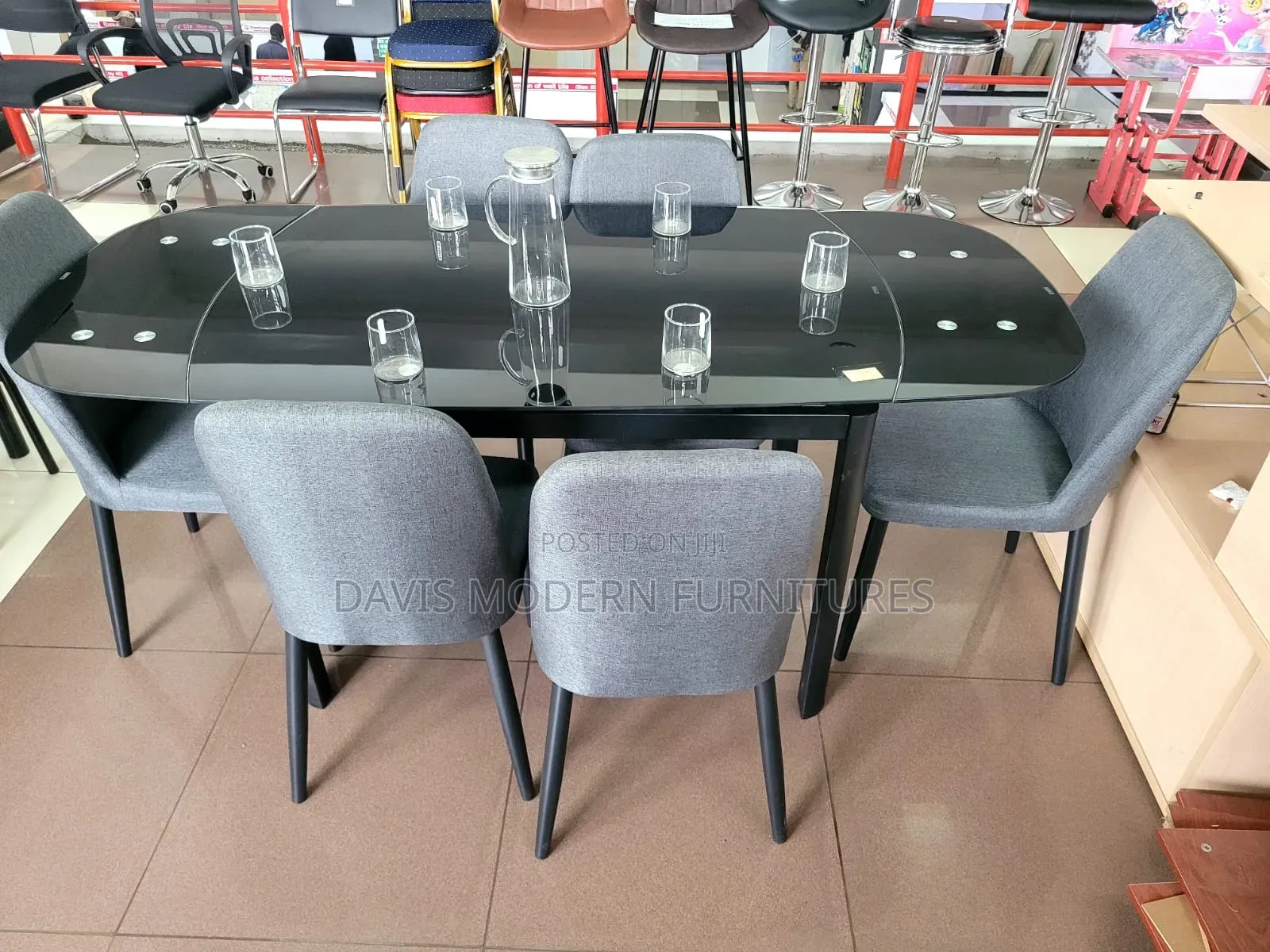 6-Seaters Modern Extendable Dining Set