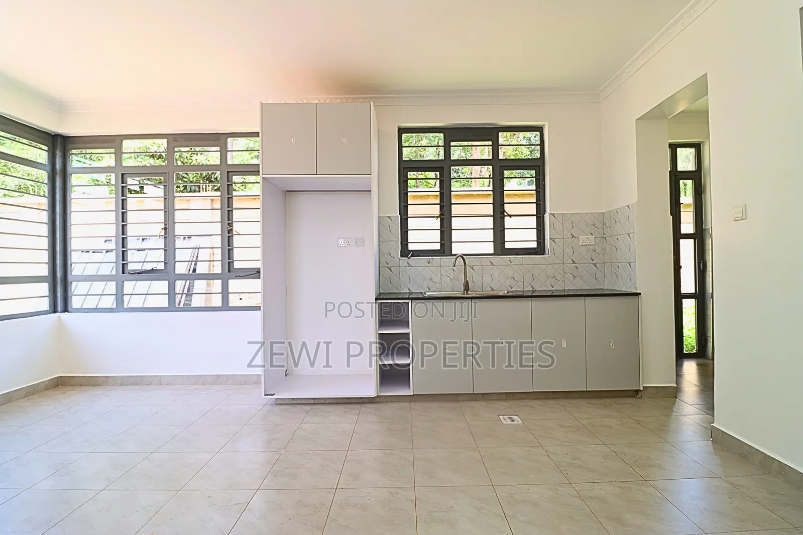 4bdrm Mansion in Kibiku for sale
