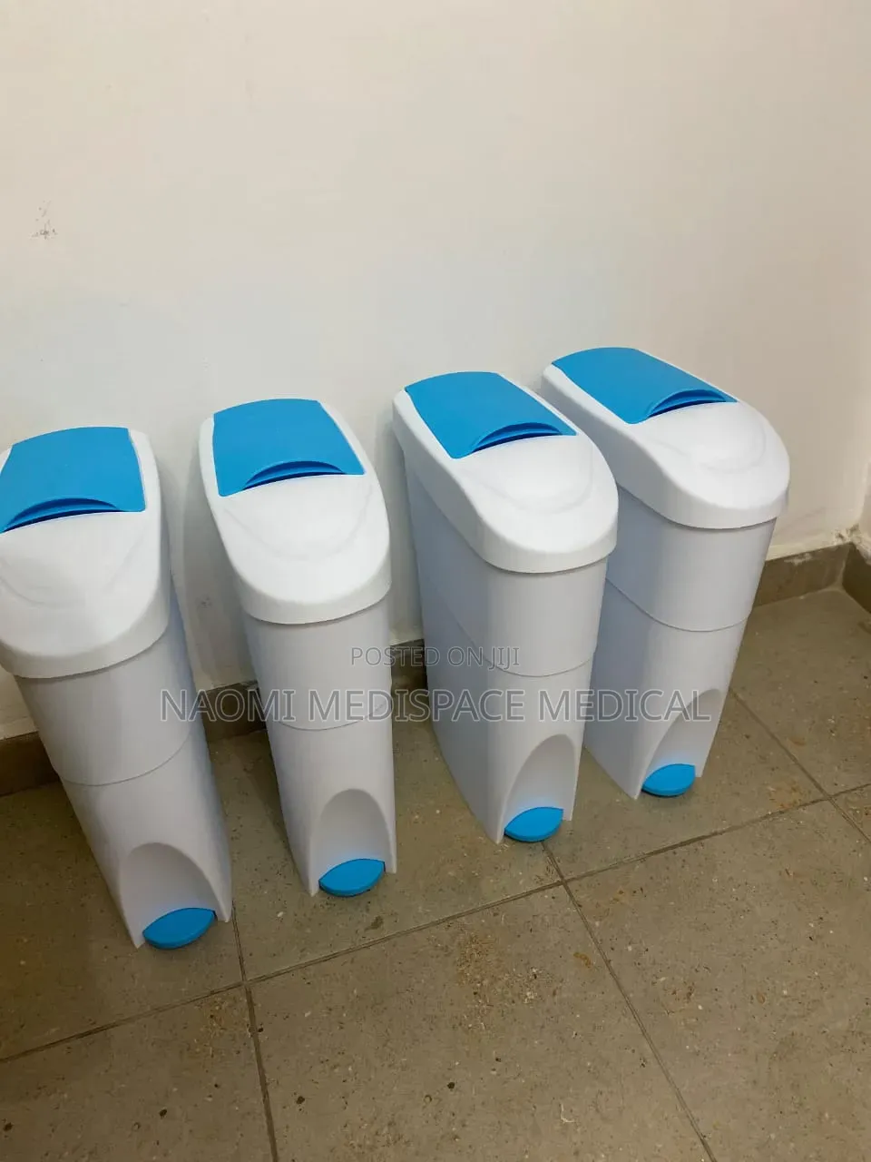 White Sanitary Bins 18l