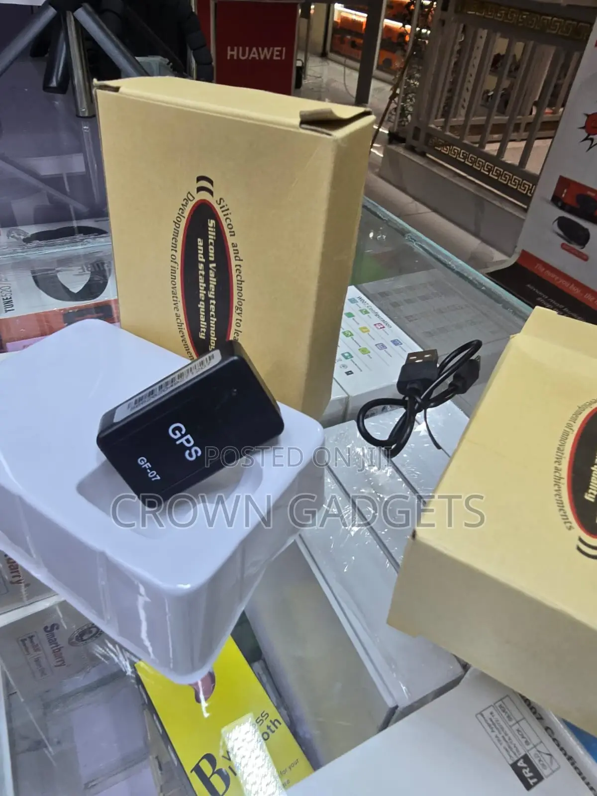 Gf-07 Real Time GPS Tracker Sim Vehicle Luggage Tracker
