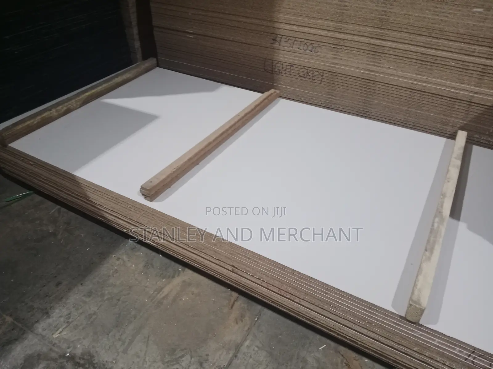 Bedroom, Kitchen MDF Strong Boards All Colors Available in Plenty.