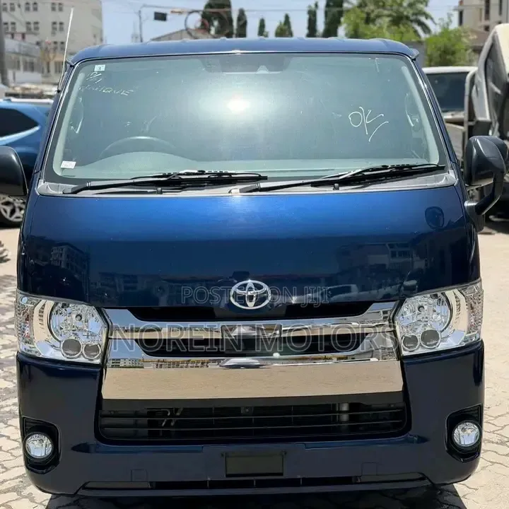 Toyota HiAce 2019 Blue