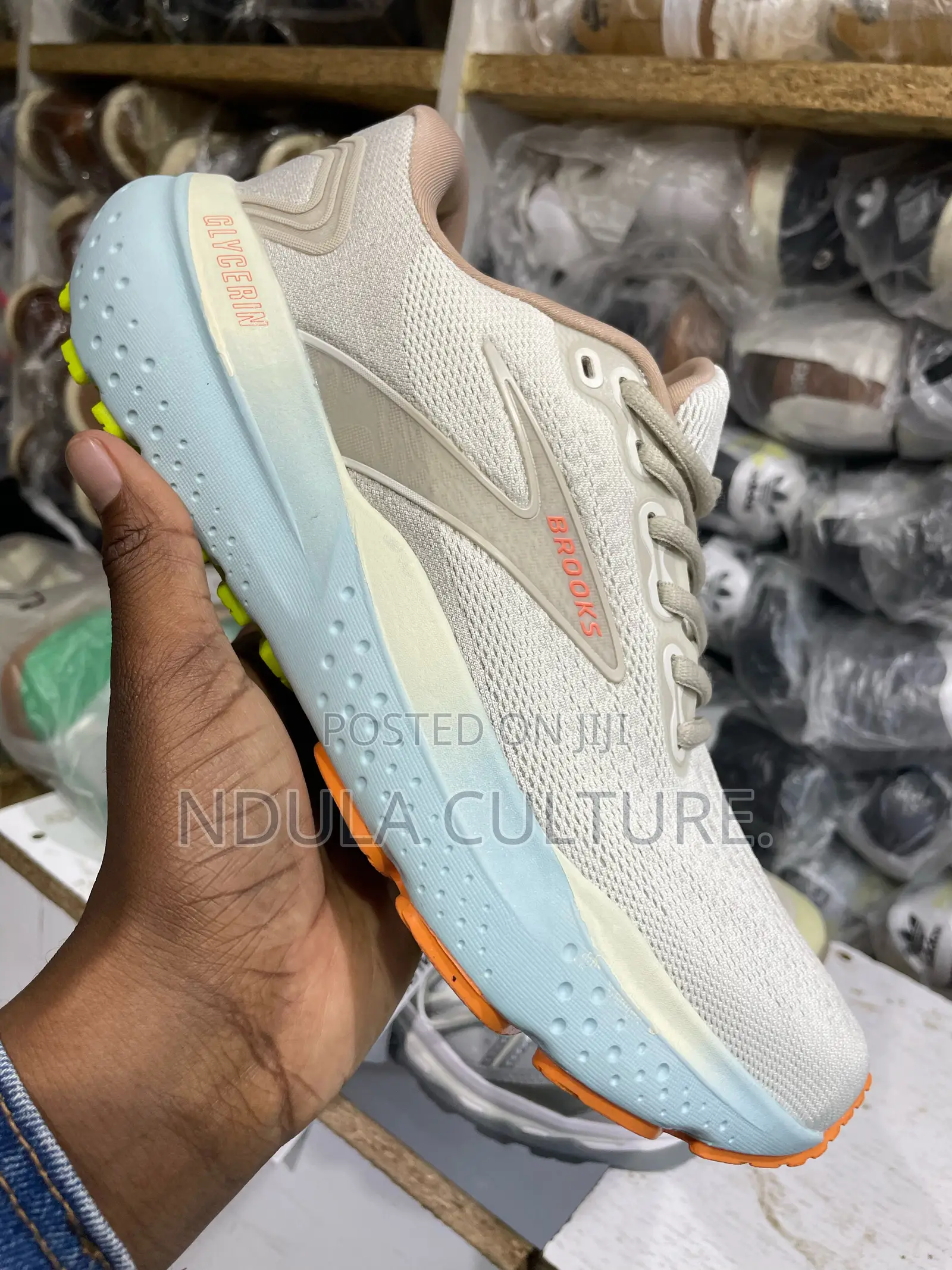 Brooks Ghost Max Sneakers