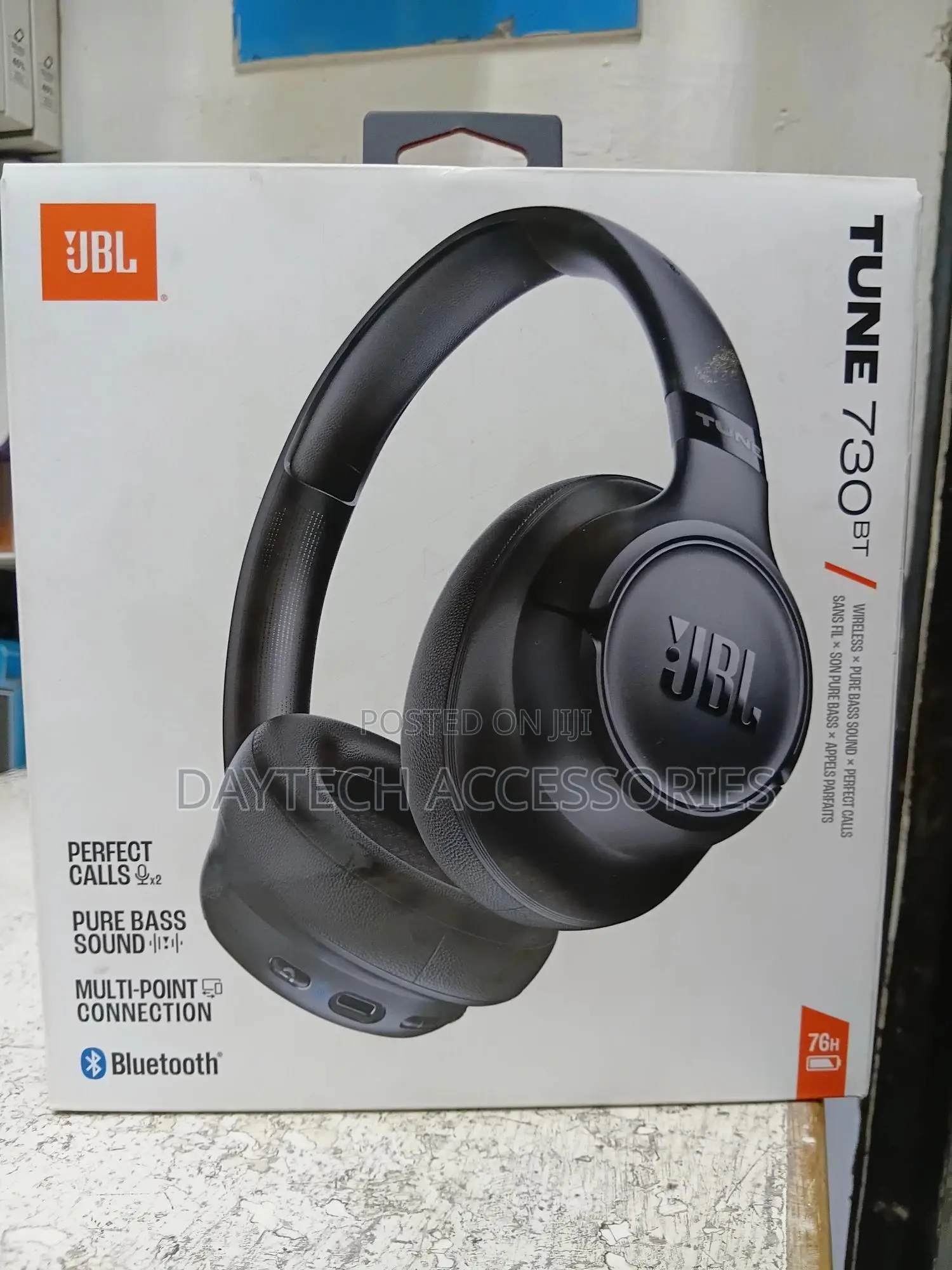 These Are JBL Tune 730bt Wireless Over-Ear Headphones in Black.