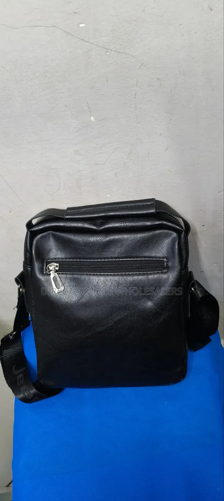 Jeep Unisex Shoulder Bag – Stylish Durable