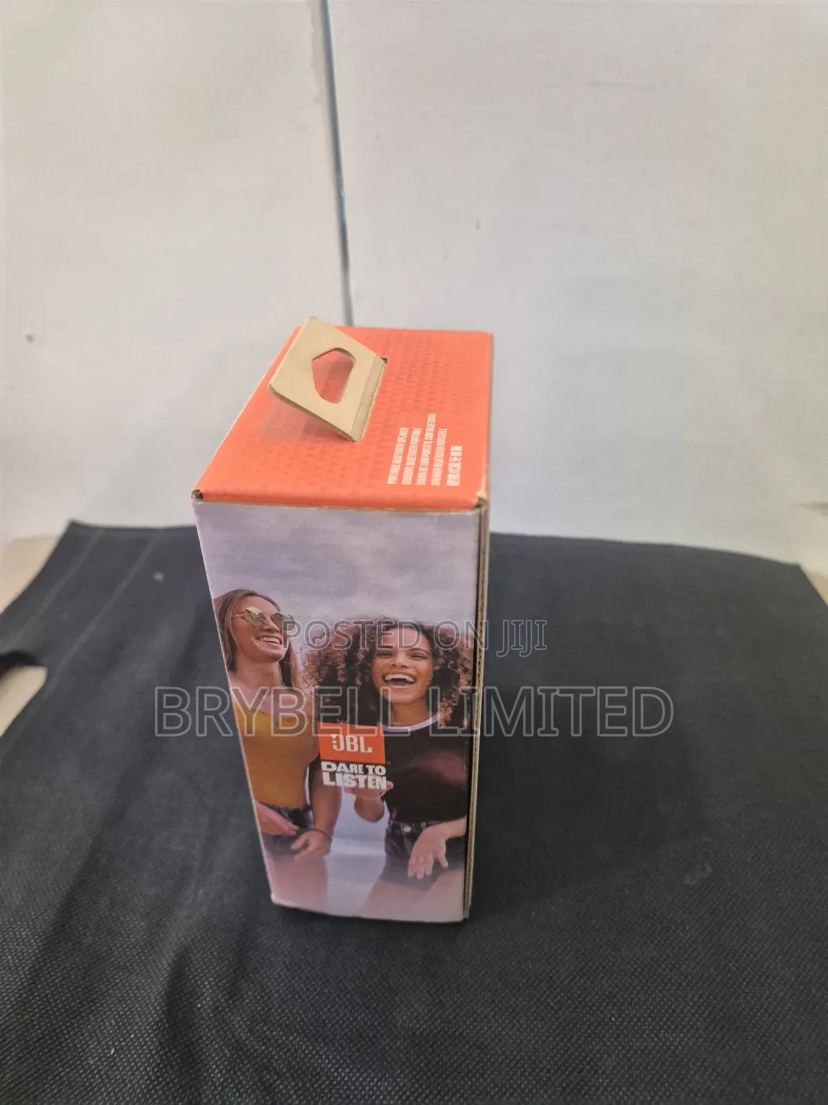 JBL Clip 5 White Speaker