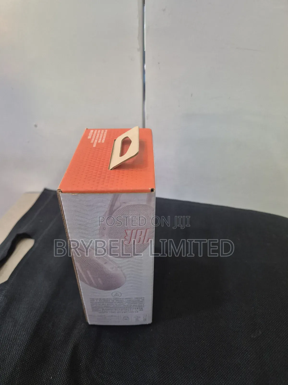 JBL Clip 5 White Speaker