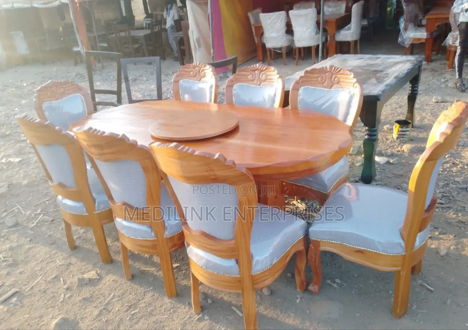 Vanish Modern Mahogany 8-Seater Dinning Table Set