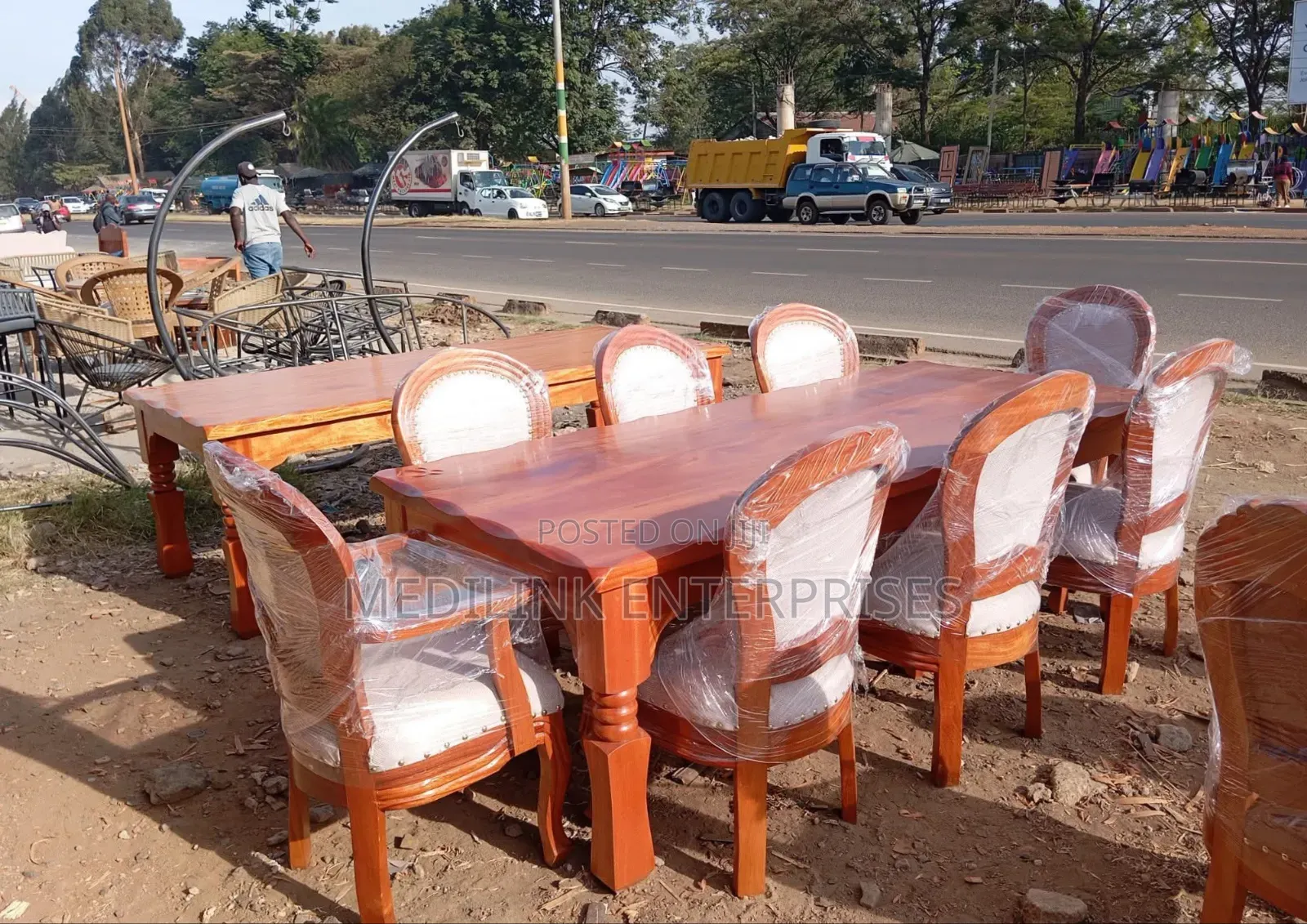Mephis Antique 8-Seater Mahogany Dinning Table Set