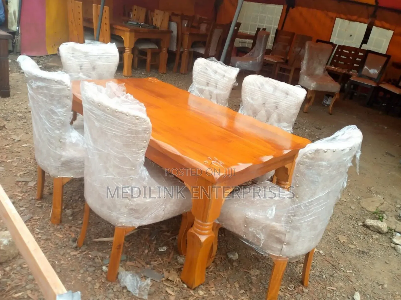 Modern Farmhouse 6-Seater Dinning Mahogany Vanish Dinning Table