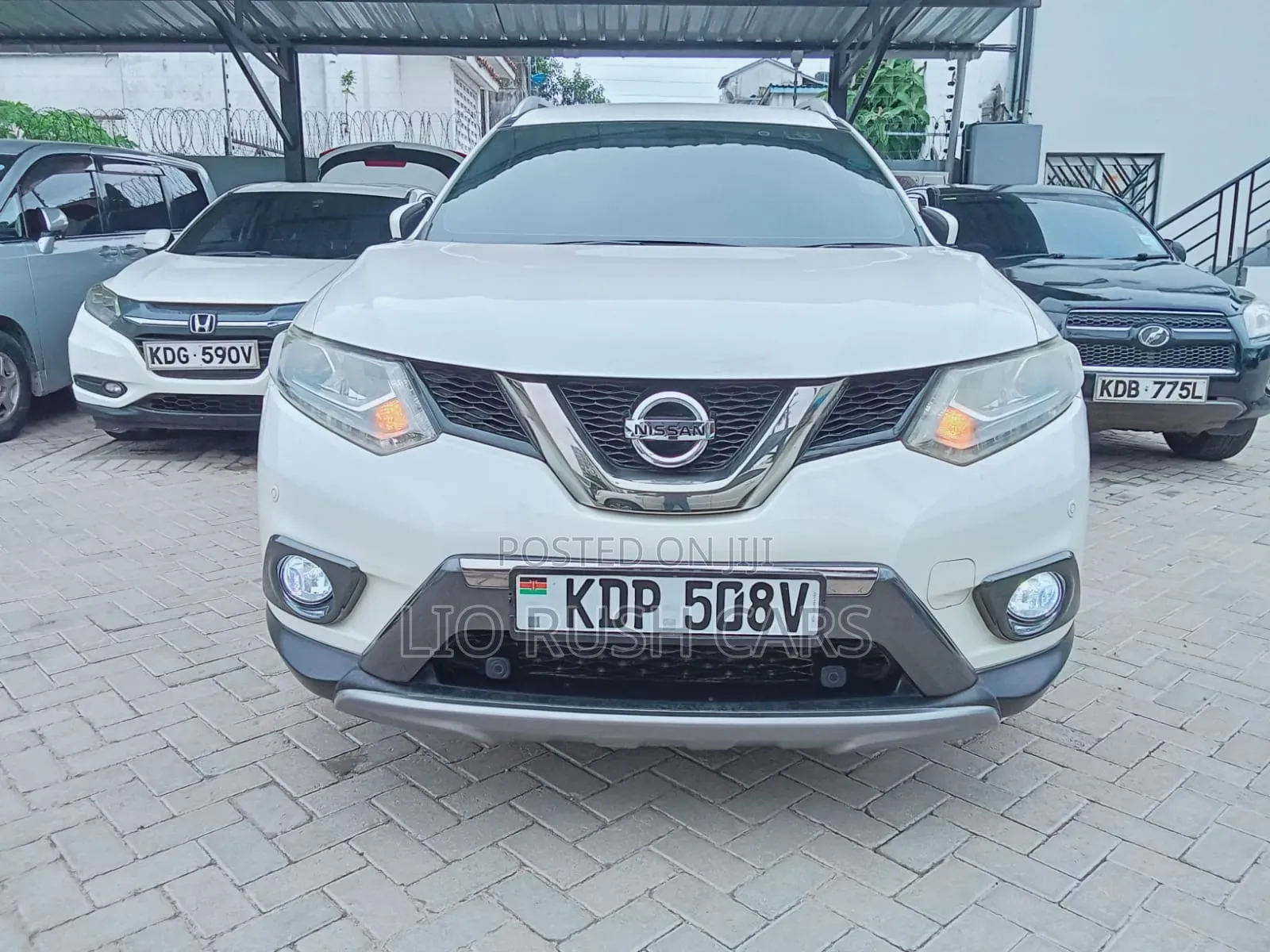 Nissan X-Trail 2017 White