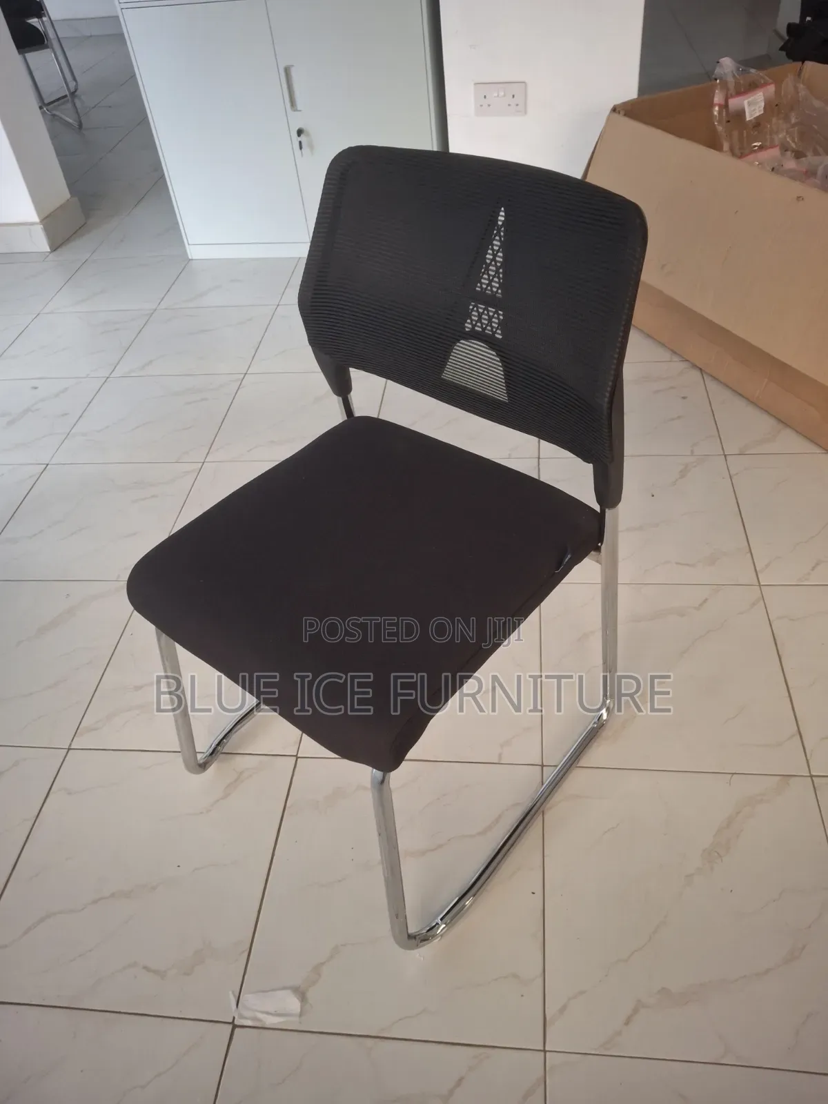 Cushioned Office Waiting Chair
