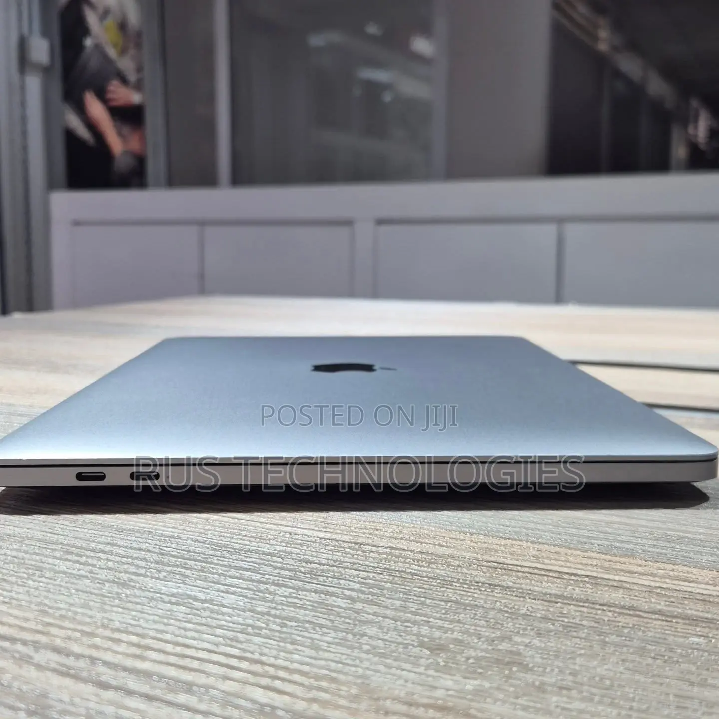 Laptop Apple MacBook Pro 2020 16GB Intel Core i5 SSD 512GB