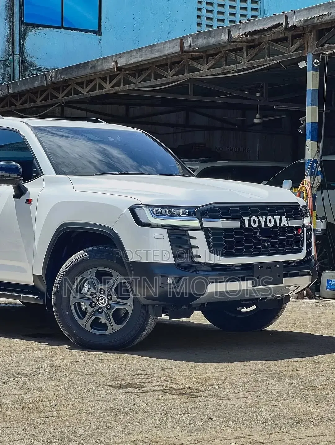 Toyota Land Cruiser LC300 2022 Pearl