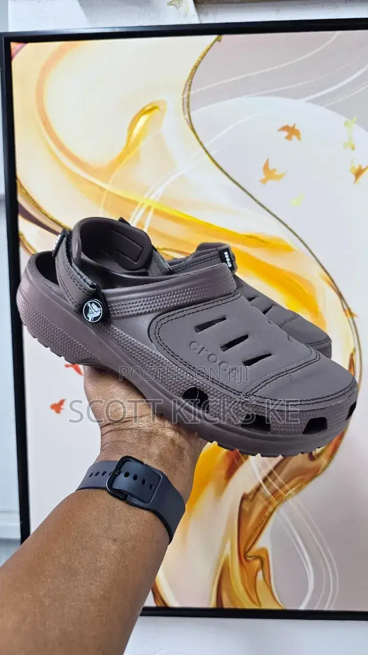 Crocs Classic Classic Clog Light Brown, Chocolate Quality