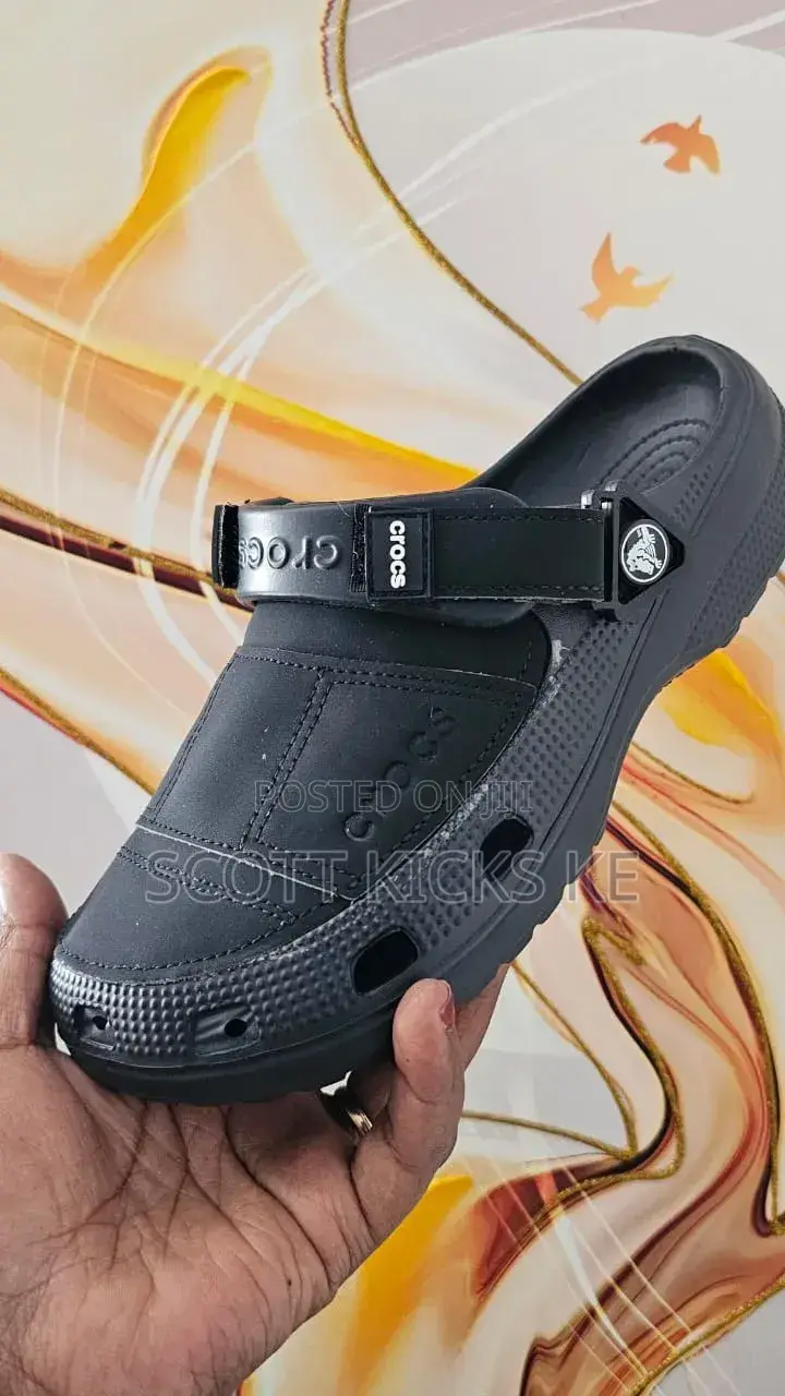 Crocs Yukon - Black
Quality 
Sizes 40-45