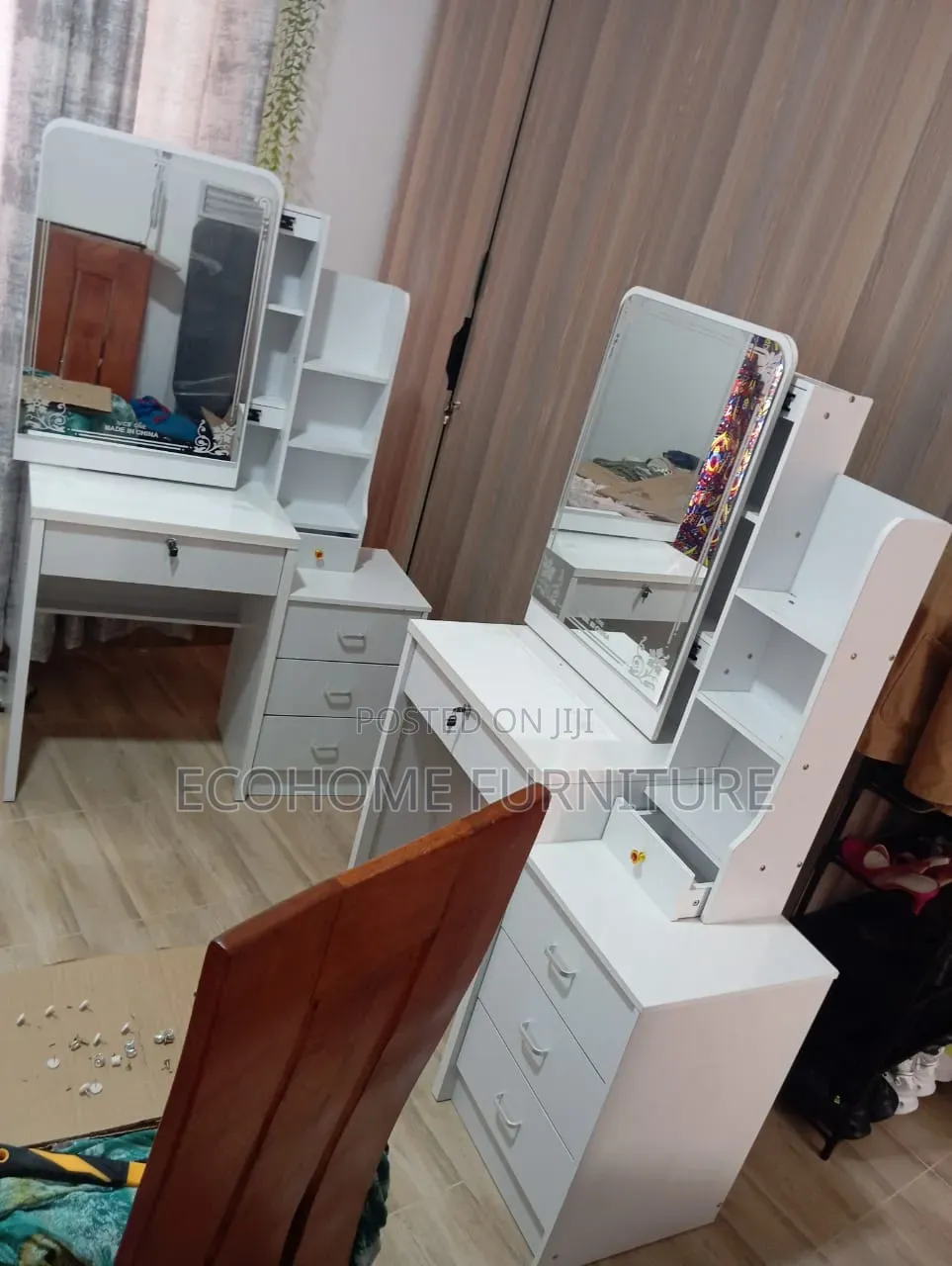 White Classic Dressing Set With Sliding Mirror