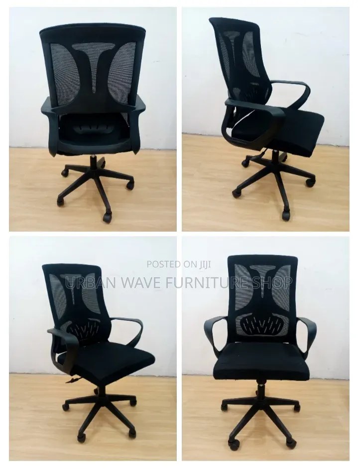 Classic Swivel Chair With Custers