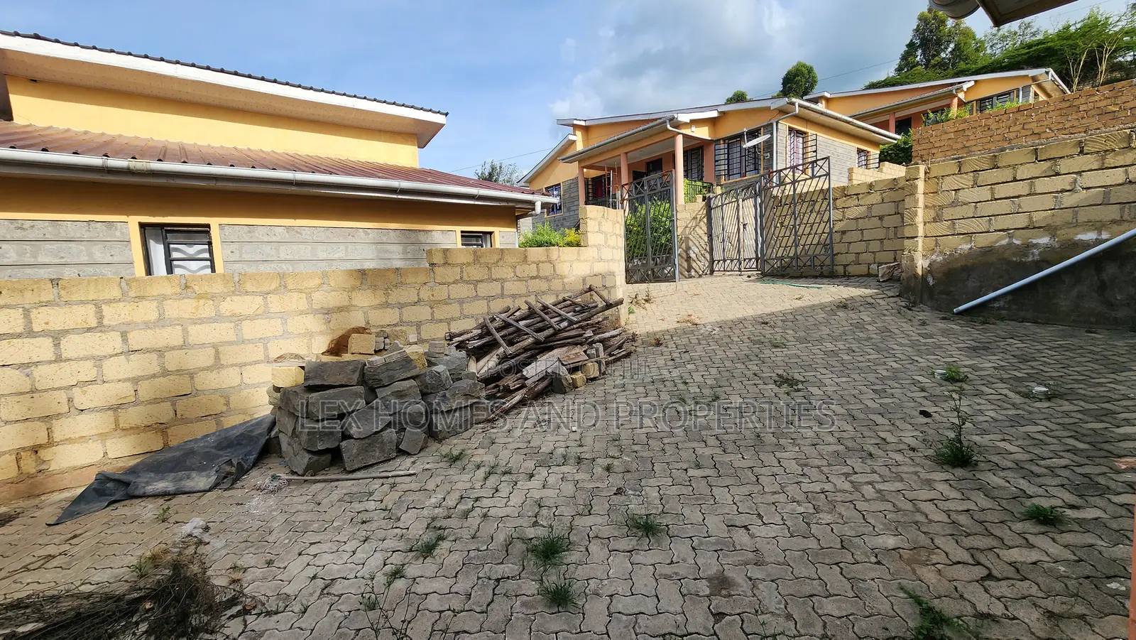 4bdrm Bungalow in Rimpa for sale