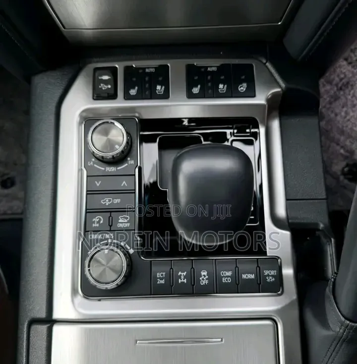Toyota Land Cruiser 4.6 V8 ZX 2018 Black