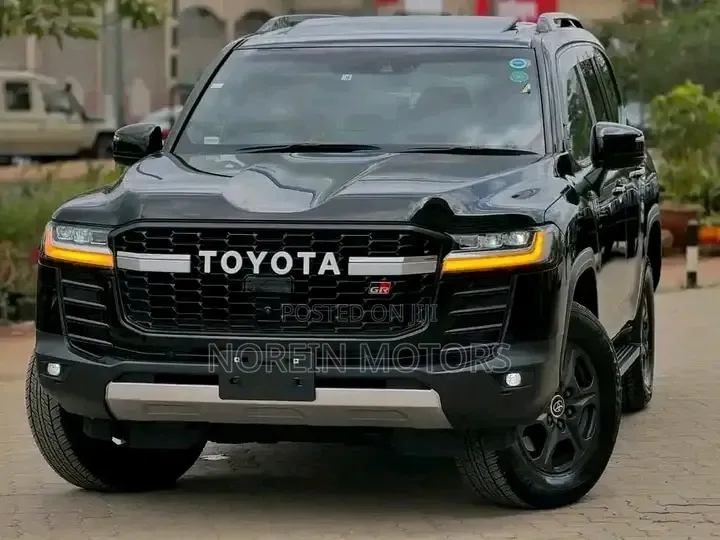 Toyota Land Cruiser LC300 2022 Matt Black