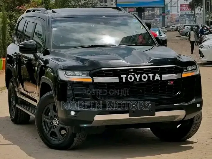 Toyota Land Cruiser LC300 2022 Matt Black