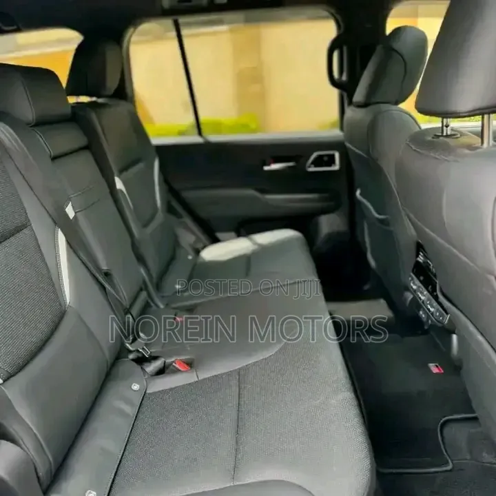 Toyota Land Cruiser LC300 2022 Matt Black