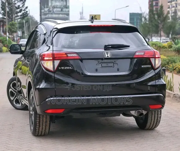 Honda Vezel 1.5 4WD 2018 Matt Black