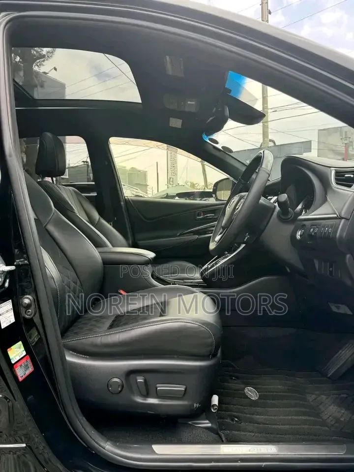 Toyota Harrier 2.0 2018 Black